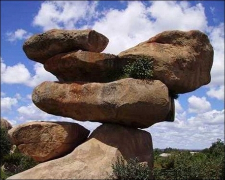 chiremba_balancing_rocks_epworth_zimbabwe